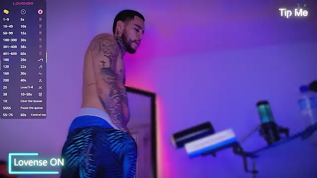 Snapshot of king_of_desire chatting on February 23, 7:33 pm king of desire online show from February 23, 7:33 pm