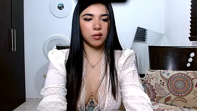 MiaDiamontLatin online show from March 14, 11:43 pm