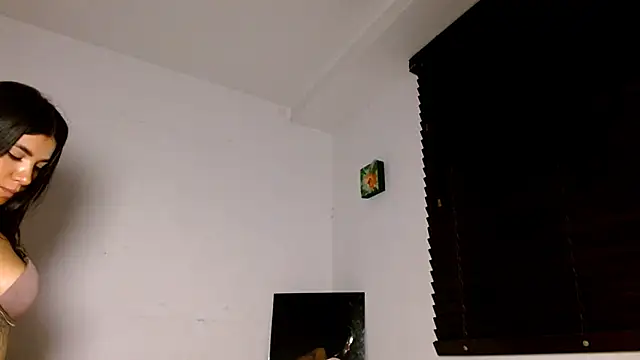 MiaDiamontLatin online show from May 16, 12:18 am