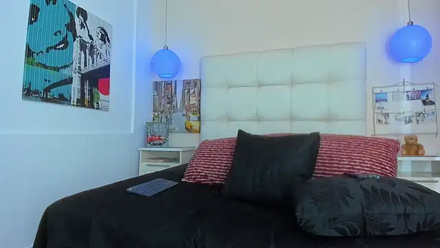 SharonTygaX online show from April 17, 10:40 am