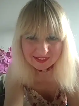 -Nefertiti- online show from April 9, 4:34 am