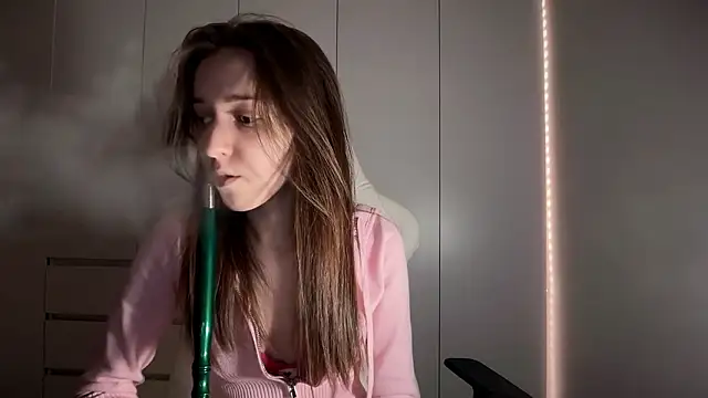 Snapshot of monnymoonn chatting on February 23, 2:03 pm monnymoonn online show from February 23, 2:03 pm