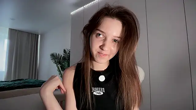 Snapshot of monnymoonn chatting on March 10, 5:56 am monnymoonn online show from March 10, 5:56 am