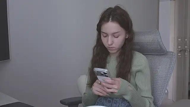 Snapshot of monnymoonn chatting on June 18, 6:46 am monnymoonn online show from June 18, 6:46 am