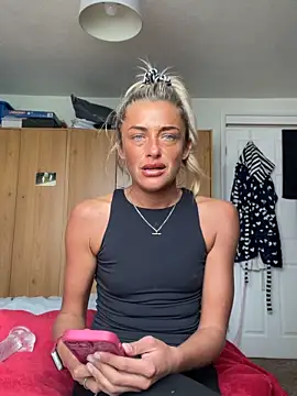 ScarlettGold  online show from April 7, 3:34 pm