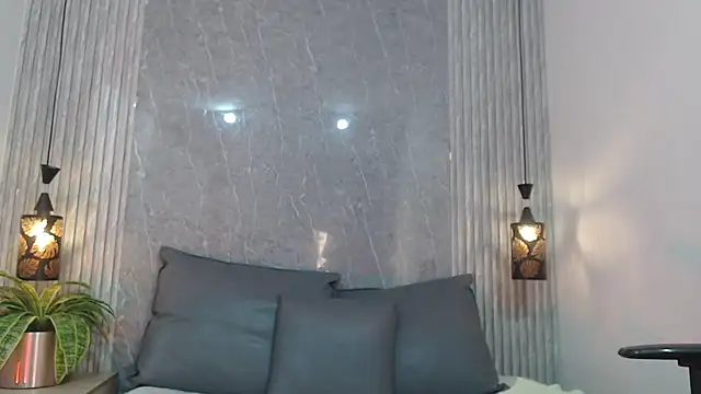 Milf Luciana online show from February 23, 11:07 am