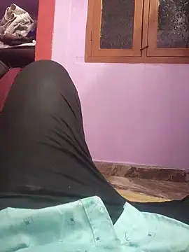 Snapshot of rkr1996kum chatting on February 28, 5:03 pm rkr1996kum online show from February 28, 5:03 pm