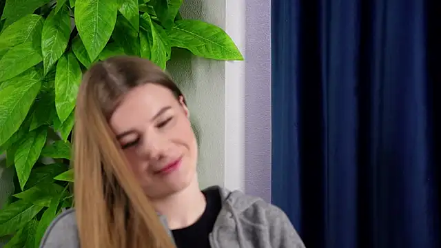 DixieVarlas online show from March 8, 5:33 am