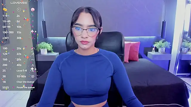Emelyy Jones online show from April 29, 11:36 am