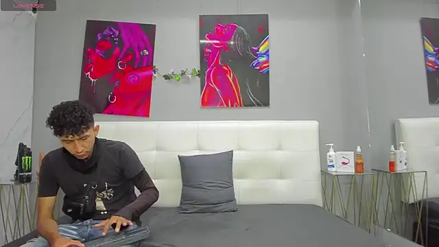 ahsly78Bryan online show from April 14, 7:31 pm