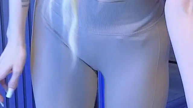 Snapshot of KarmaArms chatting on June 17, 7:37 pm KarmaArms online show from June 17, 7:37 pm