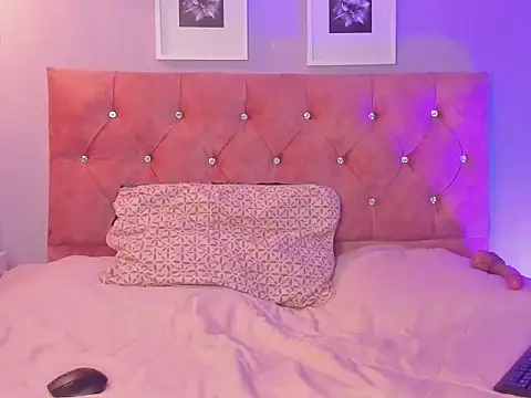 Snapshot of lilirousee chatting on March 4, 7:09 pm lilirousee online show from March 4, 7:09 pm