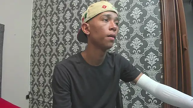 Little Twink19x online show from March 4, 7:42 pm