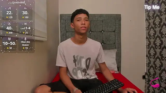 Little Twink19x online show from May 5, 7:22 pm
