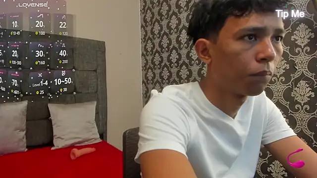 Little Twink19x online show from May 9, 7:30 pm