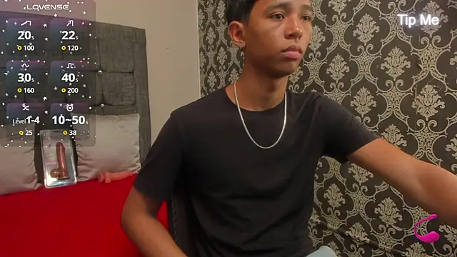 Little Twink19x online show from May 15, 7:21 pm