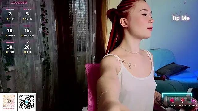 WendyCandy18 online show from April 19, 4:12 am