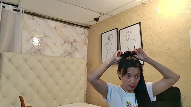 QueenSallyDesire online show from May 8, 3:12 am