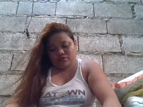 sweetlyn31 online show from July 3, 5:36 am