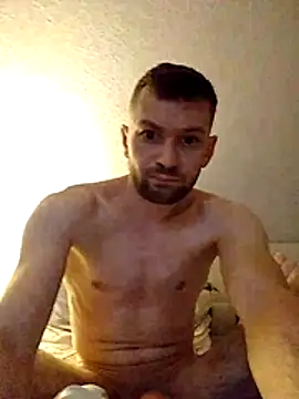 Snapshot of Sufletranit chatting on February 21, 5:36 pm Sufletranit online show from February 21, 5:36 pm