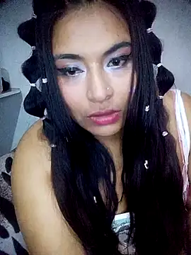 Snapshot of Crazy_grone chatting on May 3, 2:28 am Crazy grone online show from May 3, 2:28 am