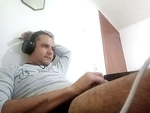 Snapshot of Lfervega chatting on February 19, 10:44 am Lfervega online show from February 19, 10:44 am