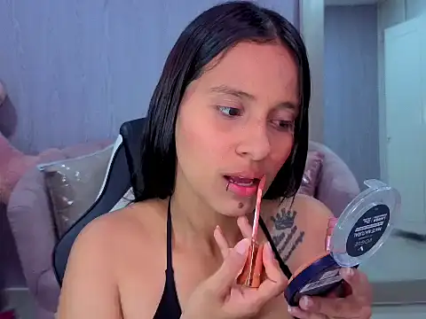 Snapshot of Mia_belve_a chatting on February 24, 12:47 pm Mia belve a online show from February 24, 12:47 pm