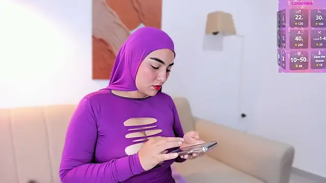 Snapshot of Malika_Noor chatting on June 21, 3:14 pm Malika Noor online show from June 21, 3:14 pm