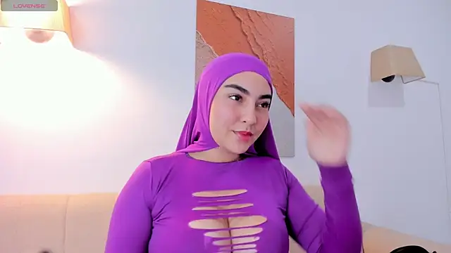 Snapshot of Malika_Noor chatting on June 26, 2:10 pm Malika Noor online show from June 26, 2:10 pm