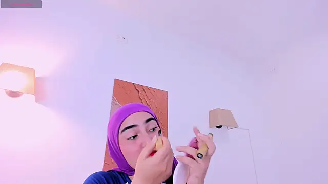 Snapshot of Malika_Noor chatting on July 18, 2:32 pm Malika Noor online show from July 18, 2:32 pm