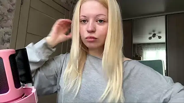 Snapshot of JeneeBIanks chatting on March 1, 9:11 am JeneeBIanks online show from March 1, 9:11 am