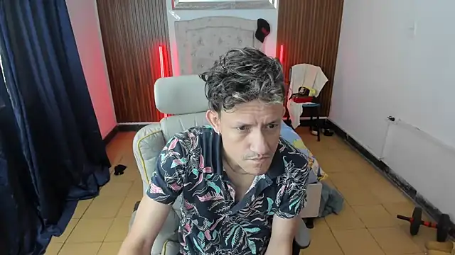 juan and luke online show from April 19, 11:42 am