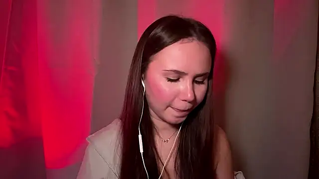 MarylynnSimens online show from March 2, 6:15 pm