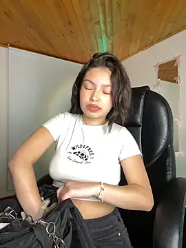 Mady Pink online show from April 8, 4:12 am