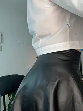 Viictoria-Jones online show from March 26, 1:17 pm