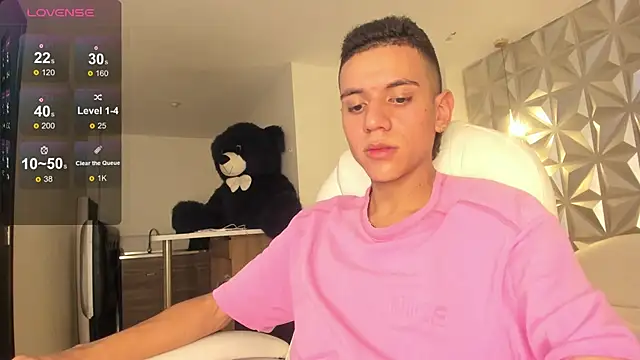 Snapshot of dominicjonnes chatting on March 4, 8:26 pm dominicjonnes online show from March 4, 8:26 pm