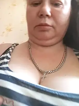 Snapshot of KiraStanton chatting on March 3, 8:42 am KiraStanton online show from March 3, 8:42 am