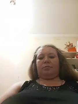 Snapshot of KiraStanton chatting on June 23, 1:14 am KiraStanton online show from June 23, 1:14 am