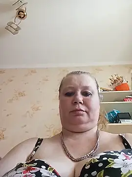 Snapshot of KiraStanton chatting on July 1, 11:01 am KiraStanton online show from July 1, 11:01 am