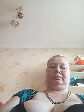Snapshot of KiraStanton chatting on July 2, 6:08 am KiraStanton online show from July 2, 6:08 am