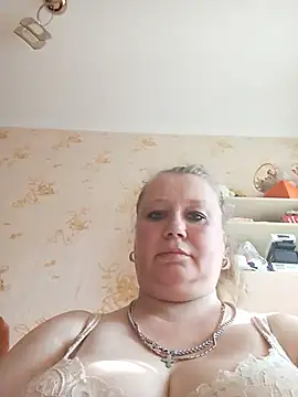 Snapshot of KiraStanton chatting on July 20, 1:57 pm KiraStanton online show from July 20, 1:57 pm