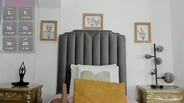 Snapshot of julietta_pink chatting on July 9, 12:09 pm julietta pink online show from July 9, 12:09 pm