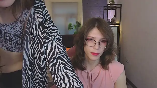 ZoriaLovesLuna online show from March 26, 7:03 am