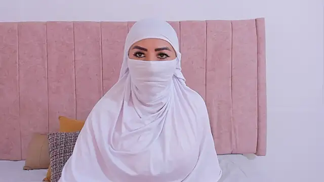 Snapshot of _jamiila chatting on February 28, 2:07 pm jamiila online show from February 28, 2:07 pm