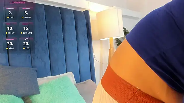 Snapshot of _jamiila chatting on March 4, 2:34 pm jamiila online show from March 4, 2:34 pm