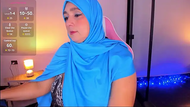 HijabiMilff online show from March 12, 1:28 pm