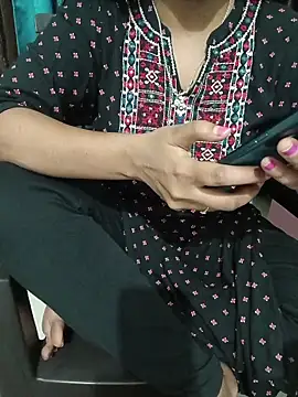 Queenlipx online show from March 16, 3:05 pm