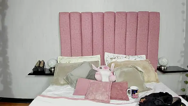 Snapshot of JennieRider chatting on July 13, 8:00 pm JennieRider online show from July 13, 8:00 pm