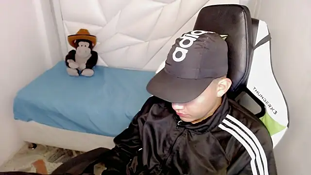 Street poemm  online show from March 11, 3:34 am