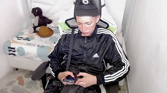 Street poemm  online show from March 13, 3:35 am